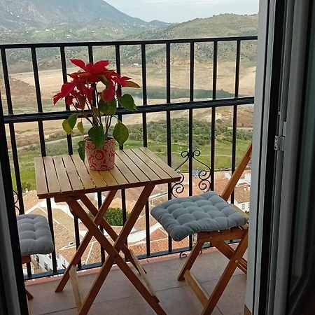 סהרה דה לה סיירה Casa Rural Plaza Zahara Buenas Vistas מראה חיצוני תמונה