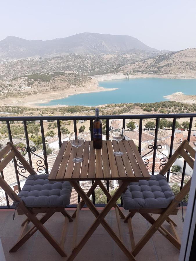 סהרה דה לה סיירה Casa Rural Plaza Zahara Buenas Vistas מראה חיצוני תמונה