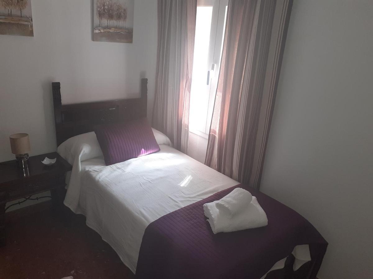 סהרה דה לה סיירה Casa Rural Plaza Zahara Buenas Vistas מראה חיצוני תמונה
