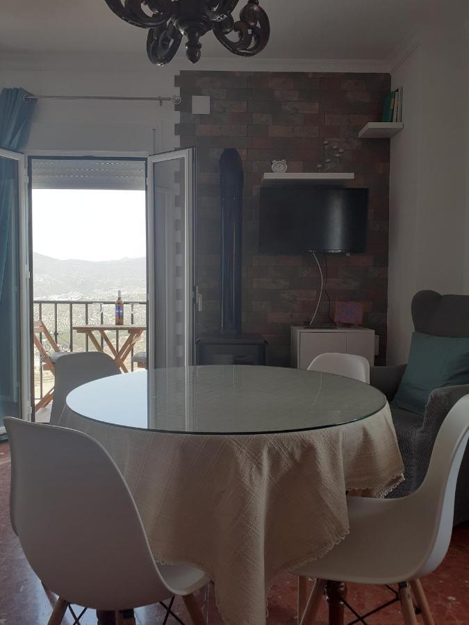 סהרה דה לה סיירה Casa Rural Plaza Zahara Buenas Vistas מראה חיצוני תמונה