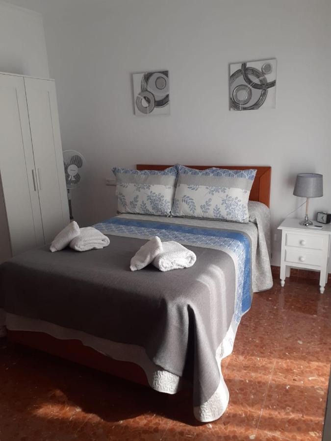 סהרה דה לה סיירה Casa Rural Plaza Zahara Buenas Vistas מראה חיצוני תמונה