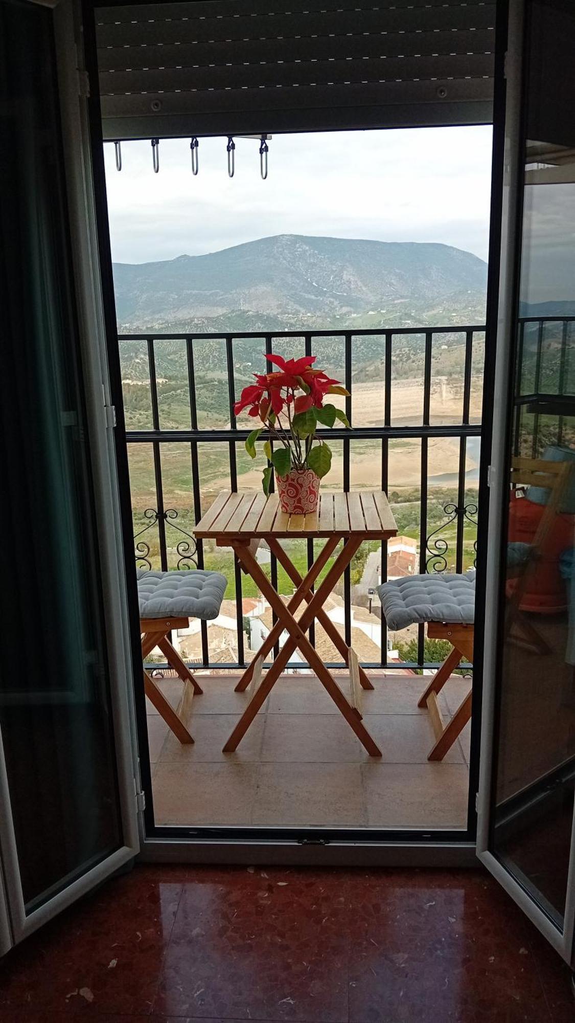 סהרה דה לה סיירה Casa Rural Plaza Zahara Buenas Vistas מראה חיצוני תמונה